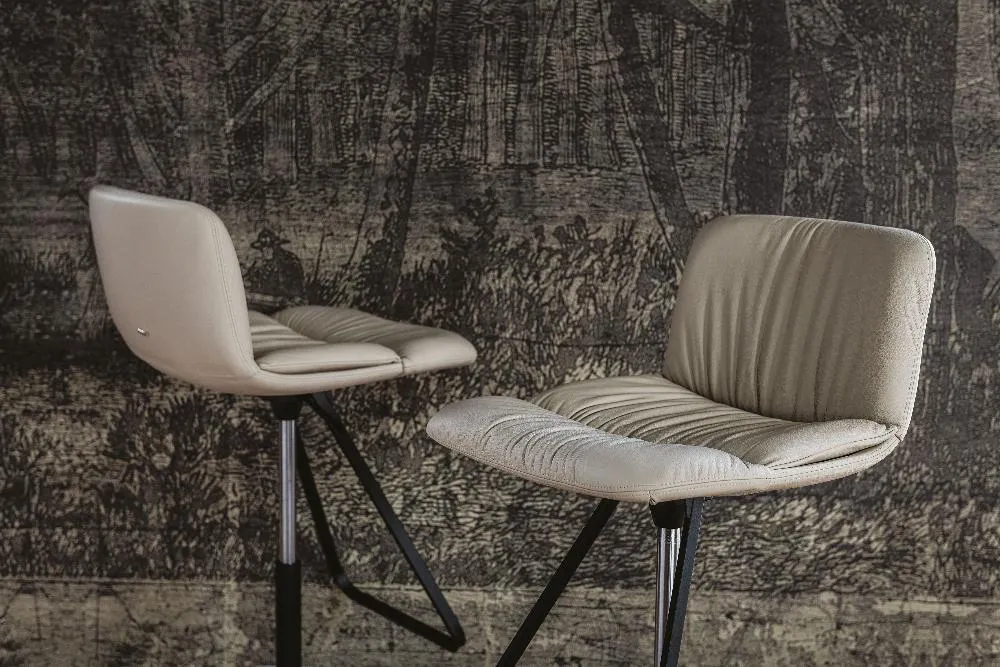AXEL X Adjustable Stool