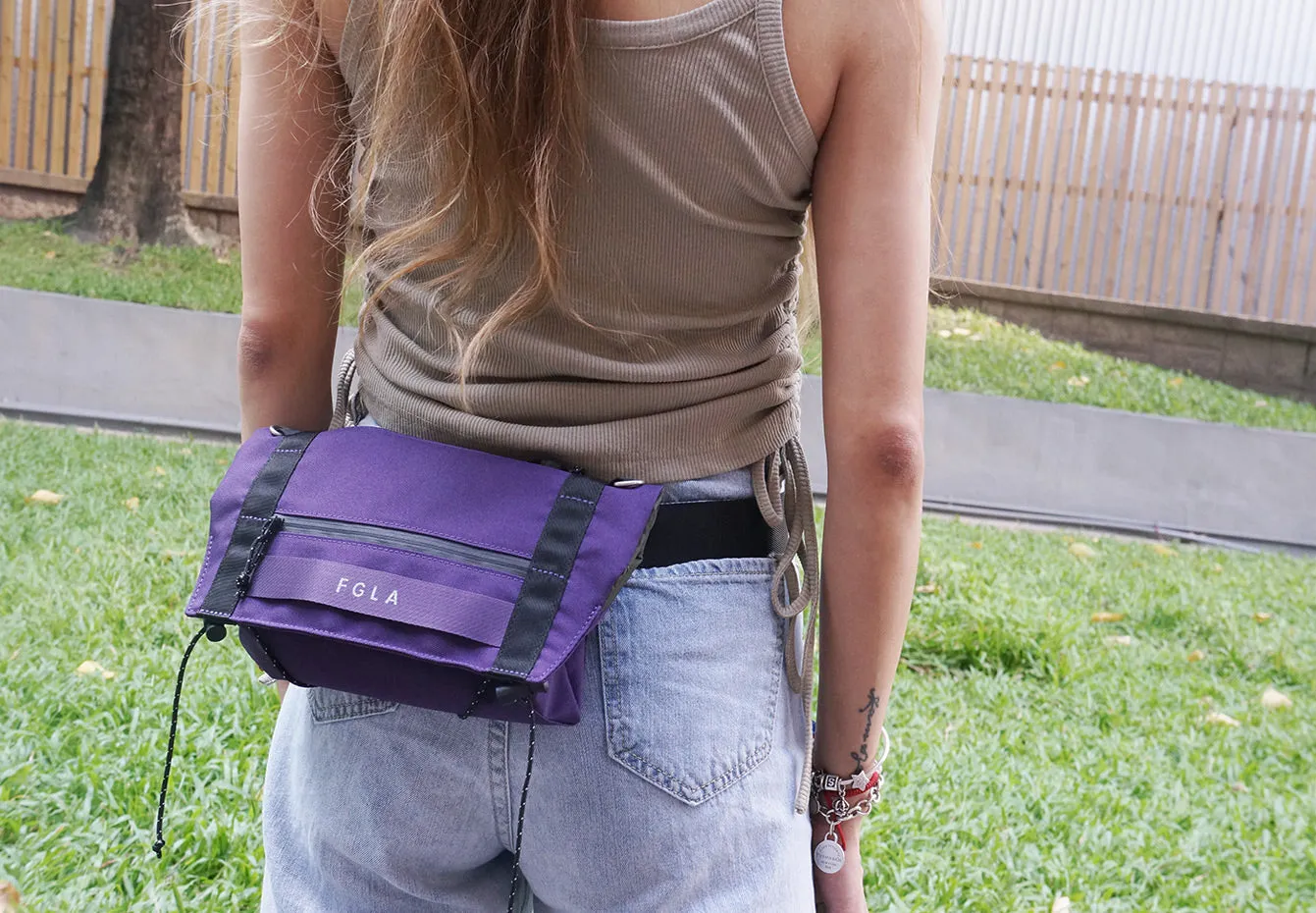 <A 000a001v2> Fungolia multi-purpose pouch (Purple/Olive Green)