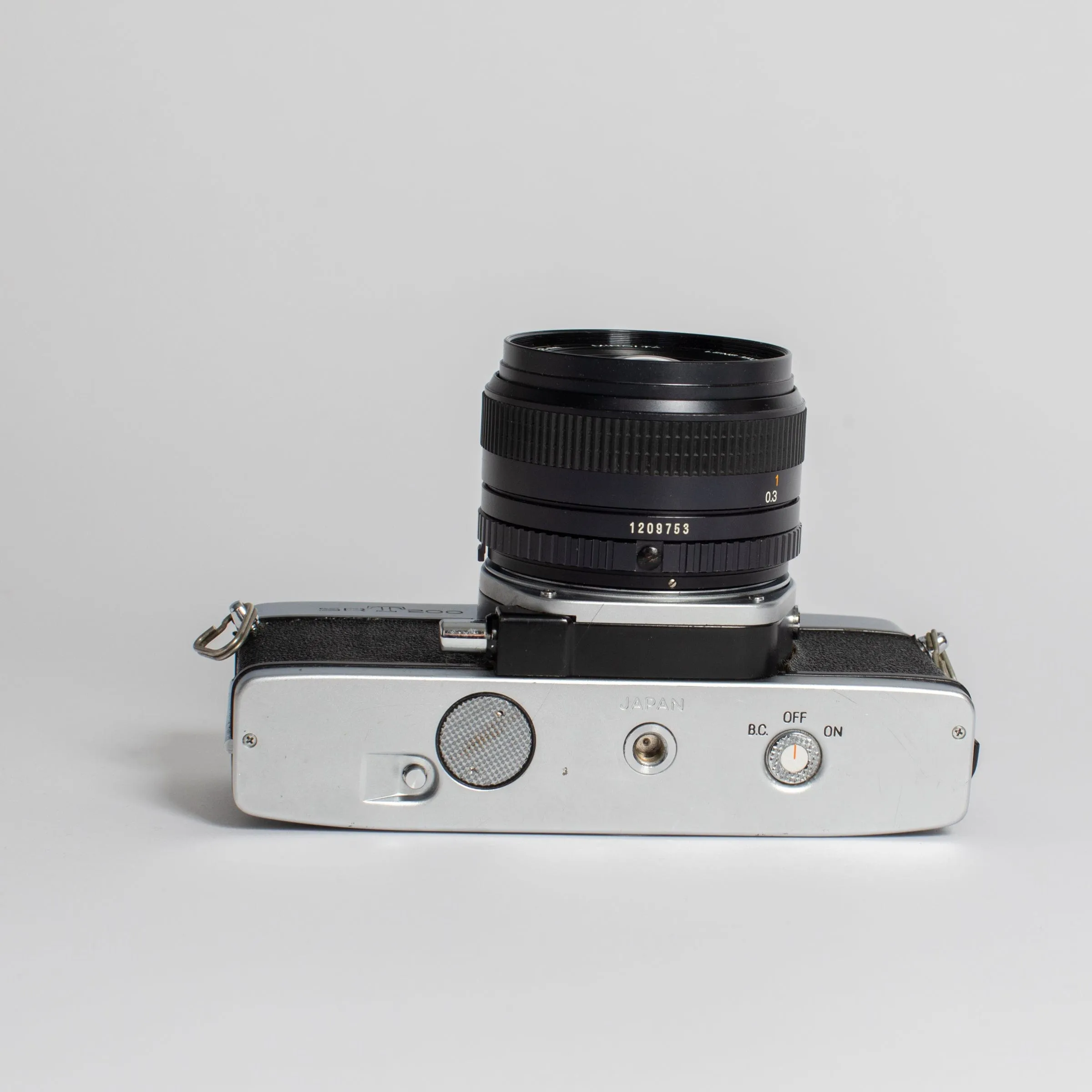 Minolta SRT200 w/ Minolta Celtic 28mm 2.8 MD