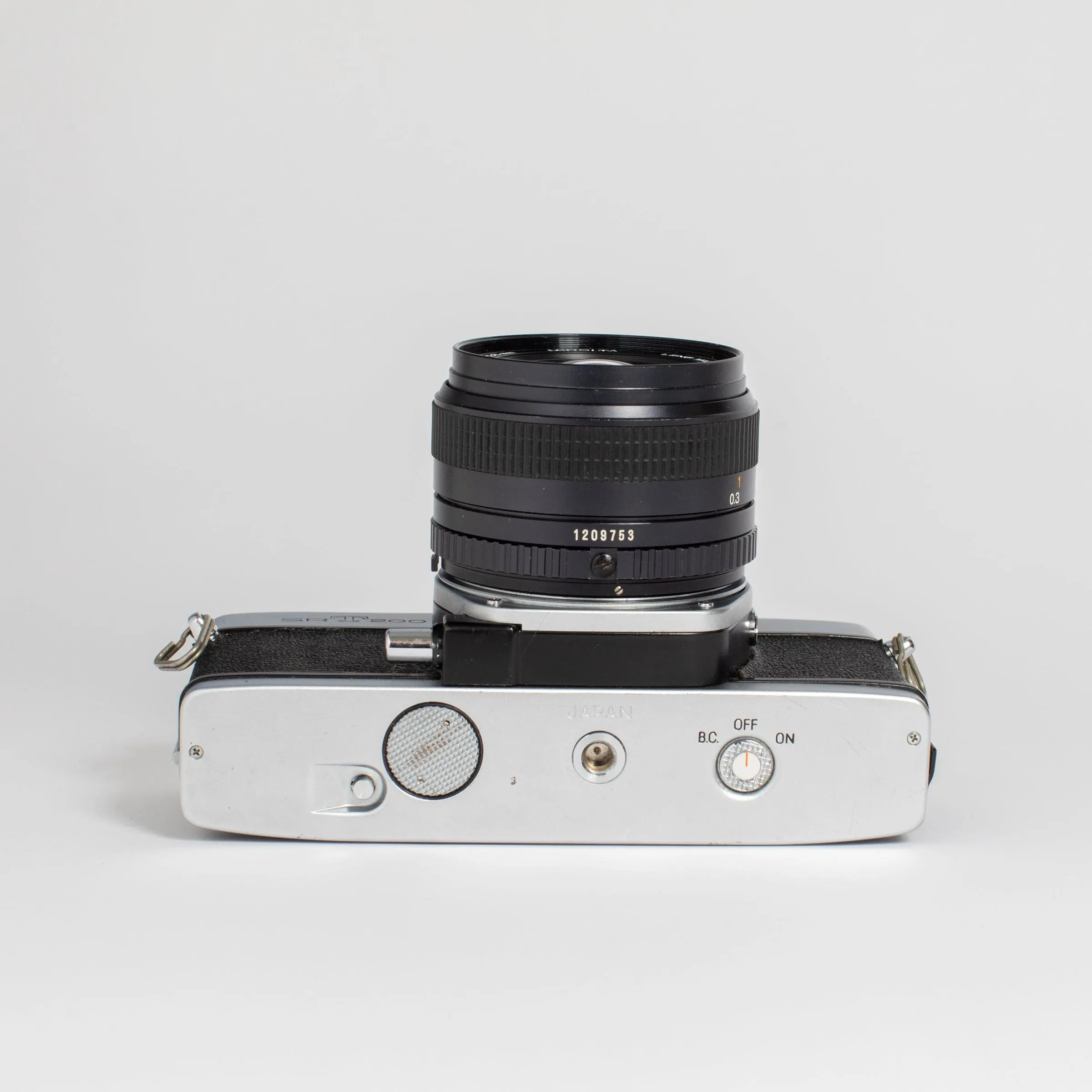Minolta SRT200 w/ Minolta Celtic 28mm 2.8 MD