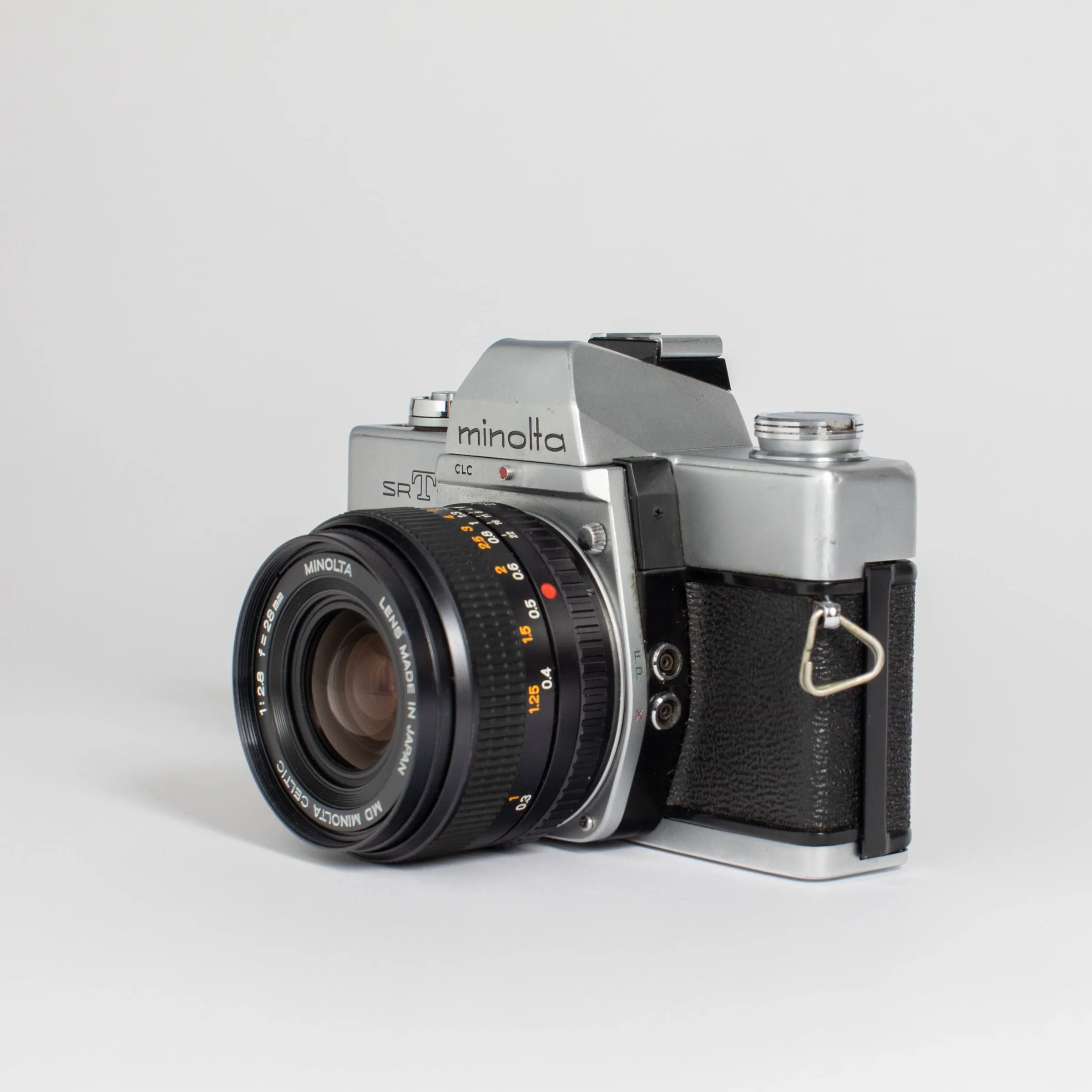 Minolta SRT200 w/ Minolta Celtic 28mm 2.8 MD