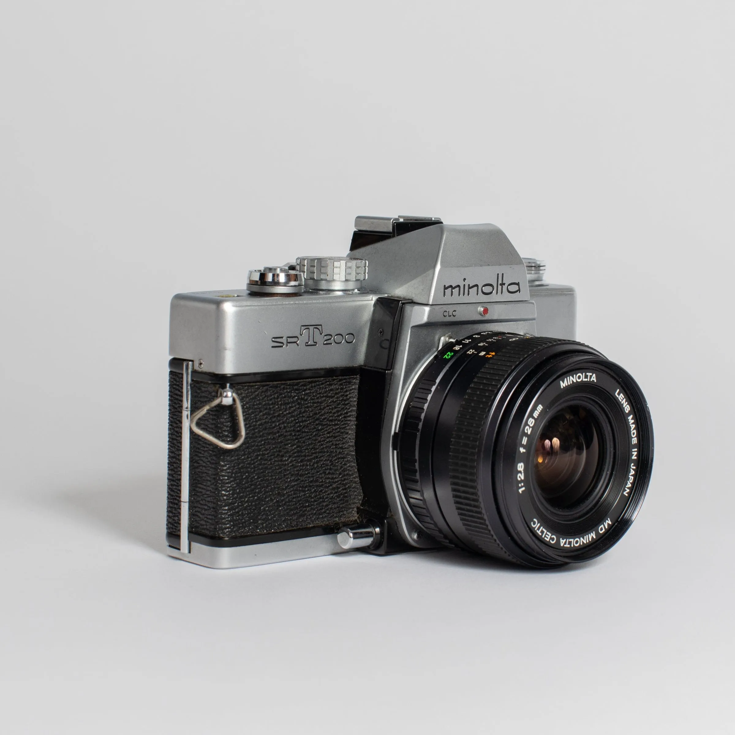 Minolta SRT200 w/ Minolta Celtic 28mm 2.8 MD
