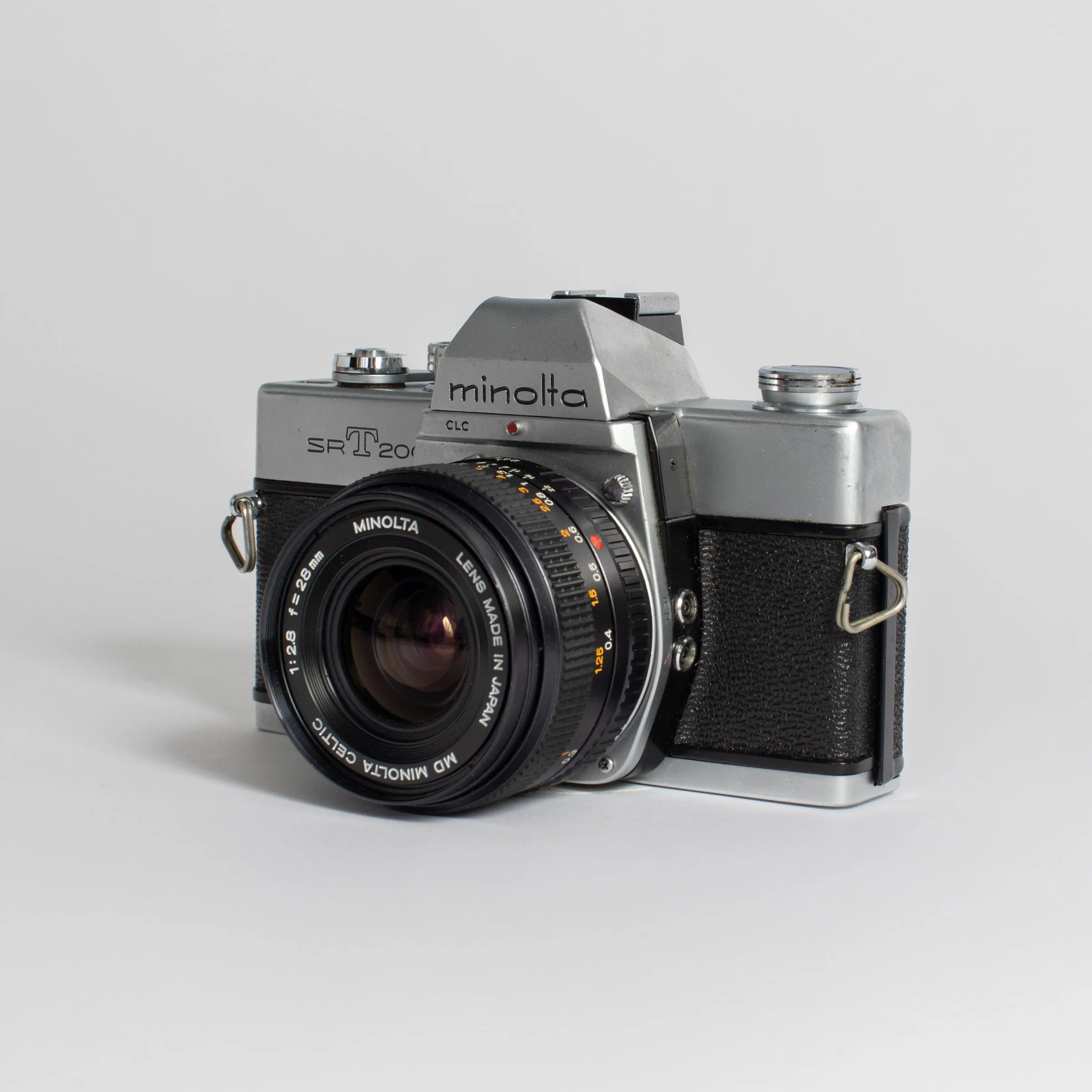 Minolta SRT200 w/ Minolta Celtic 28mm 2.8 MD