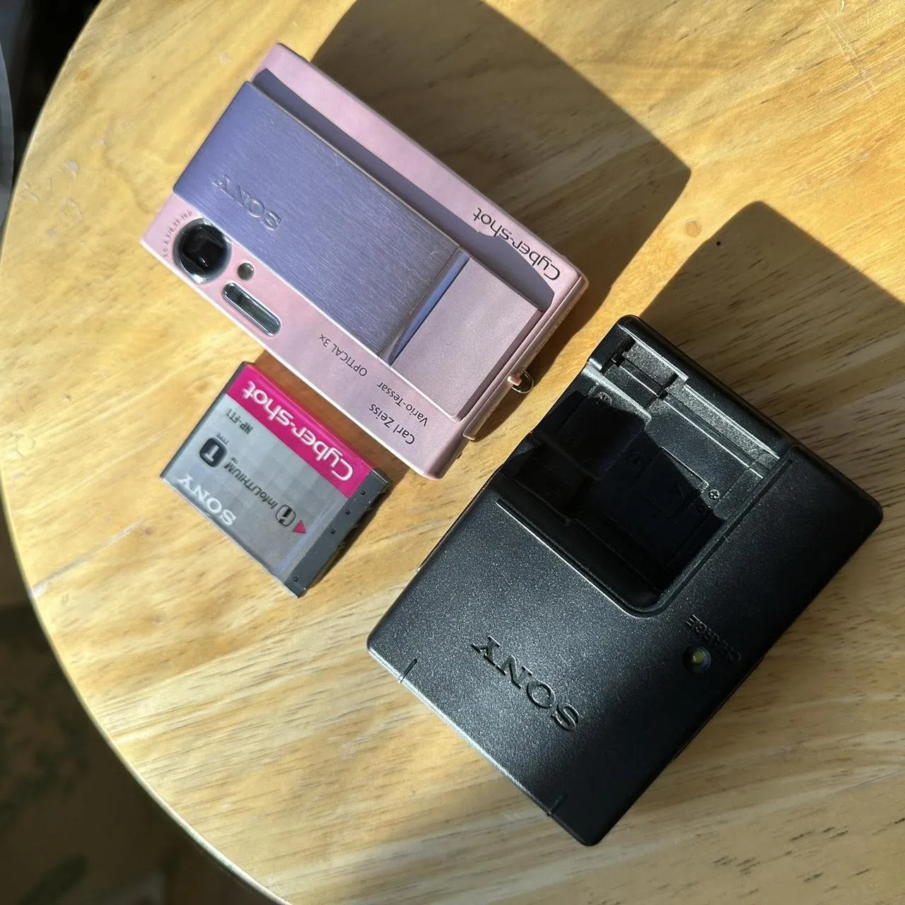 Sony cybershot DSC-T10 Digital Camera 💖